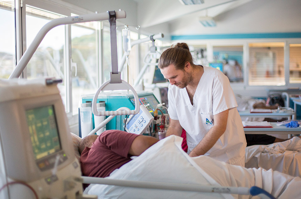 L'Atir accompagne le patient insuffisante rénal tout au long de son parcours de soin, avec qualité.