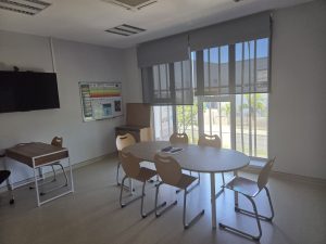 Rénovation des locaux de l'Atir à Dumbéa sur Mer, salles de dialyse comme de réunion.